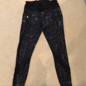 Lululemon black leggings size 6